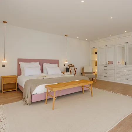 ヴィラ Casa Evangeline, Luxury With Ocean View ロウリニャン